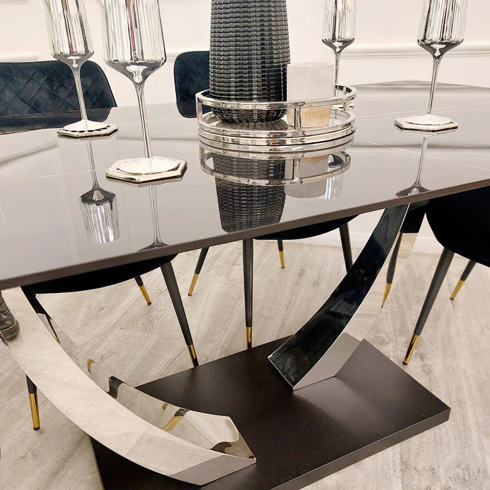 The Eclipse Dining Set - With 4 Luna Chairs