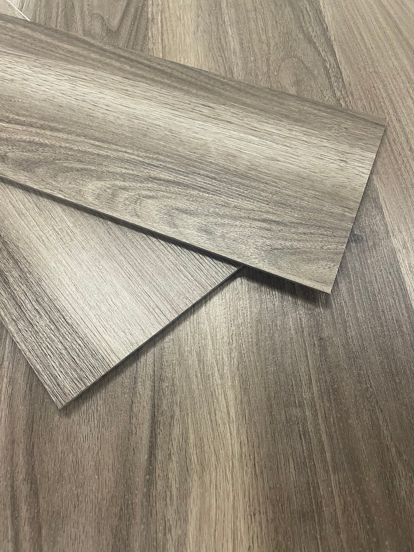 LuxeGrip Self-Adhesive Vinyl Plank Flooring – 36pc Pack